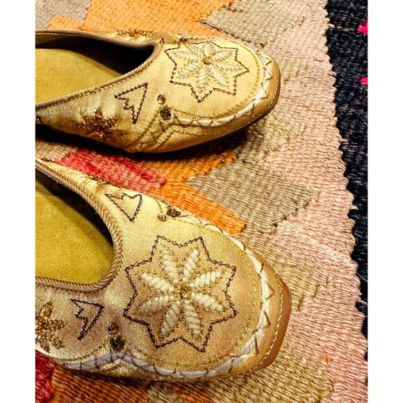 VTG 90s Ballet Flats Gold Size 8.5 Ethnic Inspired Embellished Slipper bohemain - Picture 4 of 7